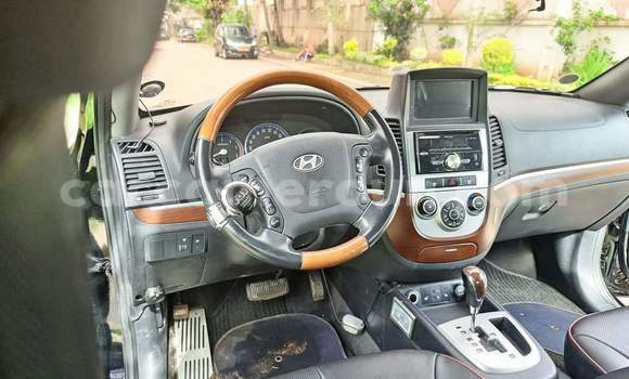 Sayi Sabo Hyundai Santa Fe Brown Mota in Yaounde a Babban Kamaru Sayi Sabo Hyundai Santa Fe Brown Mota in Yaounde a Babban Kamaru