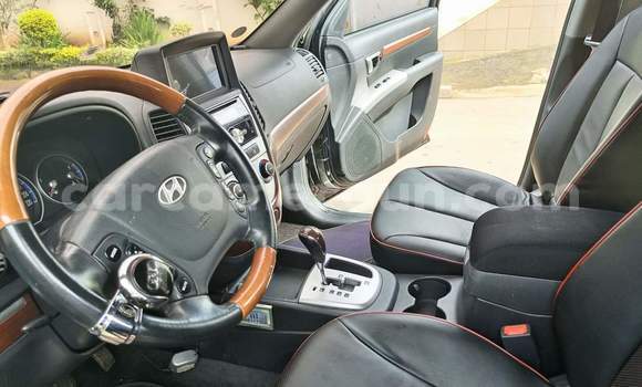 Sayi Sabo Hyundai Santa Fe Brown Mota in Yaounde a Babban Kamaru Sayi Sabo Hyundai Santa Fe Brown Mota in Yaounde a Babban Kamaru