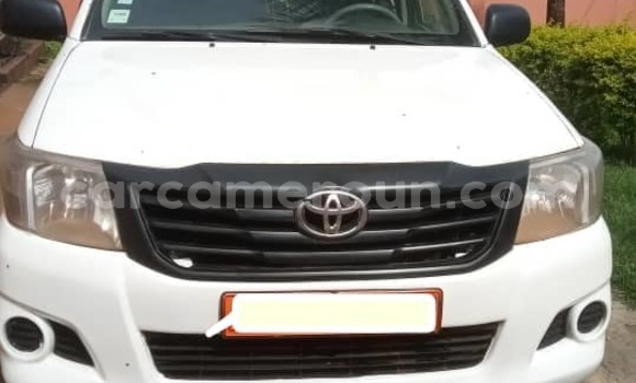 Acheter Occasion Voiture Toyota Hilux Blanc à Yaoundé, Central Cameroon Acheter Occasion Voiture Toyota Hilux Blanc à Yaoundé, Central Cameroon