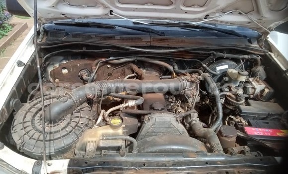 Acheter Occasion Voiture Toyota Hilux Blanc à Yaoundé, Central Cameroon Acheter Occasion Voiture Toyota Hilux Blanc à Yaoundé, Central Cameroon