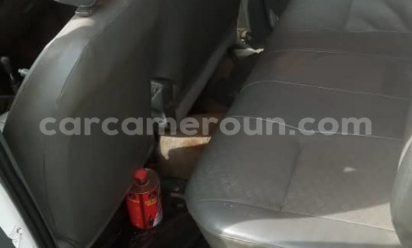 Acheter Occasion Voiture Toyota Hilux Blanc à Yaoundé, Central Cameroon Acheter Occasion Voiture Toyota Hilux Blanc à Yaoundé, Central Cameroon