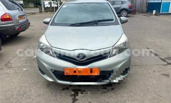 Sayi Na hannu Toyota Yaris Green Mota in Yaounde a Babban Kamaru