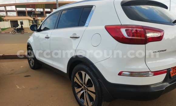 Acheter Occasion Voiture Kia Sportage Blanc à Yaoundé, Central Cameroon Acheter Occasion Voiture Kia Sportage Blanc à Yaoundé, Central Cameroon