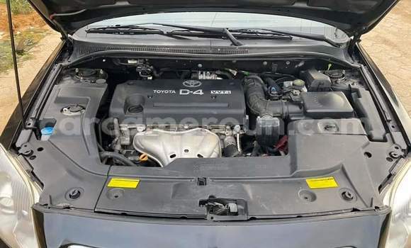 Sayi Imported Toyota Avensis Black Mota in Douala a Ƙasar Kamaru Sayi Imported Toyota Avensis Black Mota in Douala a Ƙasar Kamaru