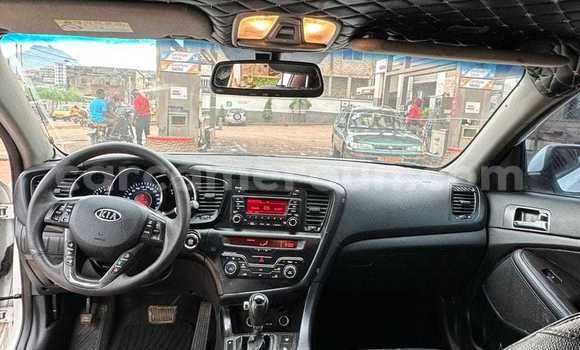 Acheter Occasion Voiture Kia Optima Blanc à Yaoundé, Central Cameroon Acheter Occasion Voiture Kia Optima Blanc à Yaoundé, Central Cameroon