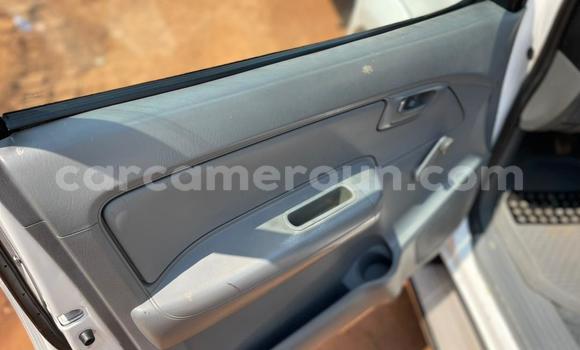 Acheter Occasion Voiture Toyota Hiluxe VIGO Blanc à Yaoundé, Central Cameroon Acheter Occasion Voiture Toyota Hiluxe VIGO Blanc à Yaoundé, Central Cameroon