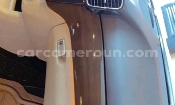 Sayi Na hannu Mercedes‒Benz GLE White Mota in Douala a Ƙasar Kamaru Sayi Na hannu Mercedes‒Benz GLE White Mota in Douala a Ƙasar Kamaru