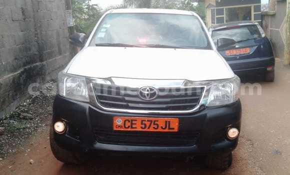Buy Used Toyota Hiluxe VIGO White Car in Yaounde in Central Cameroon