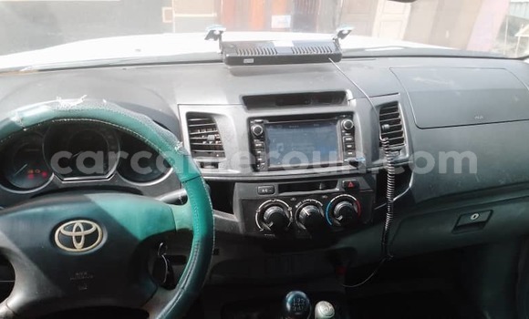 Acheter Occasion Voiture Toyota Hiluxe VIGO Blanc à Yaoundé, Central Cameroon Acheter Occasion Voiture Toyota Hiluxe VIGO Blanc à Yaoundé, Central Cameroon