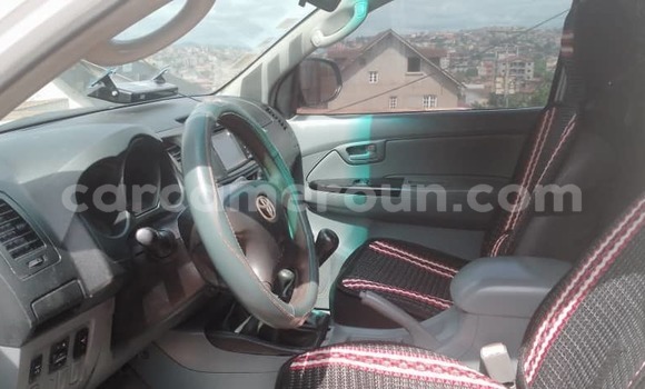 Acheter Occasion Voiture Toyota Hiluxe VIGO Blanc à Yaoundé, Central Cameroon Acheter Occasion Voiture Toyota Hiluxe VIGO Blanc à Yaoundé, Central Cameroon