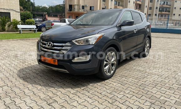 Sayi Na hannu Hyundai Santa Fe Azurfa Mota in Douala a Ƙasar Kamaru