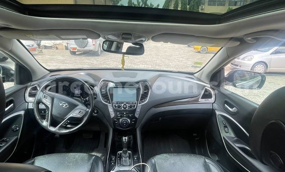 Sayi Na hannu Hyundai Santa Fe Azurfa Mota in Douala a Ƙasar Kamaru Sayi Na hannu Hyundai Santa Fe Azurfa Mota in Douala a Ƙasar Kamaru