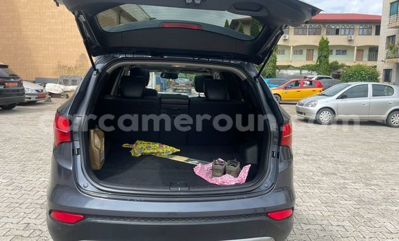 Sayi Na hannu Hyundai Santa Fe Azurfa Mota in Douala a Ƙasar Kamaru Sayi Na hannu Hyundai Santa Fe Azurfa Mota in Douala a Ƙasar Kamaru