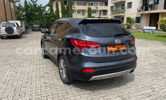 Sayi Na hannu Hyundai Santa Fe Azurfa Mota in Douala a Ƙasar Kamaru Sayi Na hannu Hyundai Santa Fe Azurfa Mota in Douala a Ƙasar Kamaru