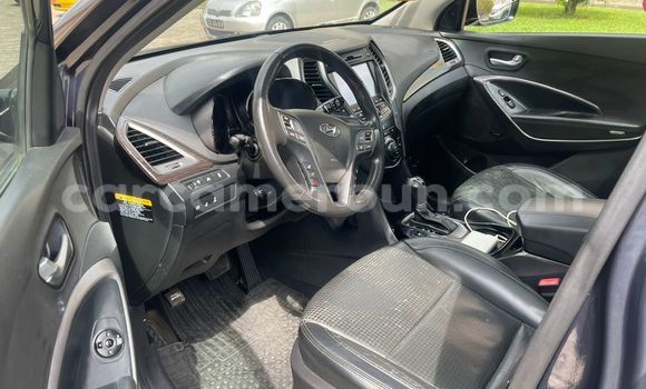 Sayi Na hannu Hyundai Santa Fe Azurfa Mota in Douala a Ƙasar Kamaru Sayi Na hannu Hyundai Santa Fe Azurfa Mota in Douala a Ƙasar Kamaru