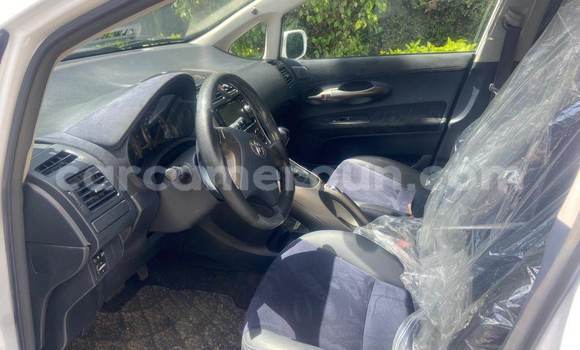 Acheter Import Voiture Toyota Blade Blanc à Douala, Littoral Cameroon Acheter Import Voiture Toyota Blade Blanc à Douala, Littoral Cameroon