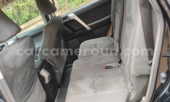 Sayi Na hannu Toyota Land Cruiser Prado Black Mota in Yaounde a Babban Kamaru Sayi Na hannu Toyota Land Cruiser Prado Black Mota in Yaounde a Babban Kamaru