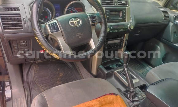 Sayi Na hannu Toyota Land Cruiser Prado Black Mota in Yaounde a Babban Kamaru Sayi Na hannu Toyota Land Cruiser Prado Black Mota in Yaounde a Babban Kamaru