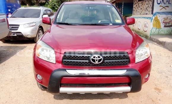 Acheter Occasion Voiture Toyota RAV4 Rouge à Yaoundé, Central Cameroon Acheter Occasion Voiture Toyota RAV4 Rouge à Yaoundé, Central Cameroon