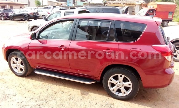 Acheter Occasion Voiture Toyota RAV4 Rouge à Yaoundé, Central Cameroon Acheter Occasion Voiture Toyota RAV4 Rouge à Yaoundé, Central Cameroon