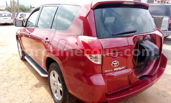 Acheter Occasion Voiture Toyota RAV4 Rouge à Yaoundé, Central Cameroon Acheter Occasion Voiture Toyota RAV4 Rouge à Yaoundé, Central Cameroon