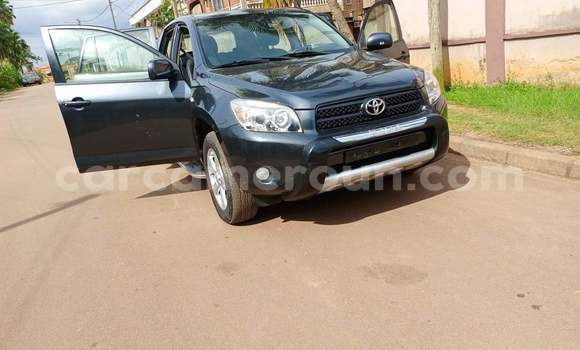 Sayi Na hannu Toyota RAV4 Black Mota in Yaounde a Babban Kamaru Sayi Na hannu Toyota RAV4 Black Mota in Yaounde a Babban Kamaru