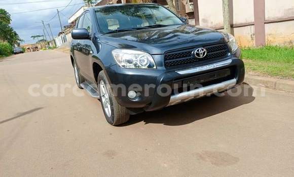 Sayi Na hannu Toyota RAV4 Black Mota in Yaounde a Babban Kamaru Sayi Na hannu Toyota RAV4 Black Mota in Yaounde a Babban Kamaru