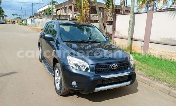 Sayi Na hannu Toyota RAV4 Black Mota in Yaounde a Babban Kamaru Sayi Na hannu Toyota RAV4 Black Mota in Yaounde a Babban Kamaru