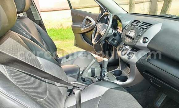 Sayi Na hannu Toyota RAV4 Black Mota in Yaounde a Babban Kamaru Sayi Na hannu Toyota RAV4 Black Mota in Yaounde a Babban Kamaru