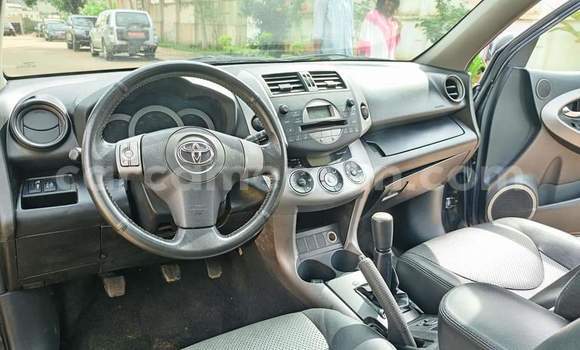 Sayi Na hannu Toyota RAV4 Black Mota in Yaounde a Babban Kamaru Sayi Na hannu Toyota RAV4 Black Mota in Yaounde a Babban Kamaru