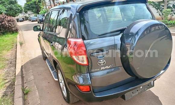 Sayi Na hannu Toyota RAV4 Black Mota in Yaounde a Babban Kamaru Sayi Na hannu Toyota RAV4 Black Mota in Yaounde a Babban Kamaru