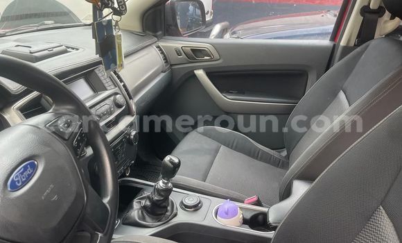 Sayi Na hannu Ford Everest Red Mota in Douala a Ƙasar Kamaru Sayi Na hannu Ford Everest Red Mota in Douala a Ƙasar Kamaru