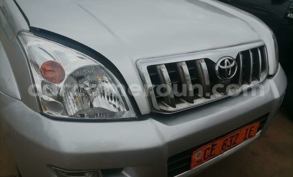 Sayi Na hannu Toyota Prado Azurfa Mota in Yaounde a Babban Kamaru