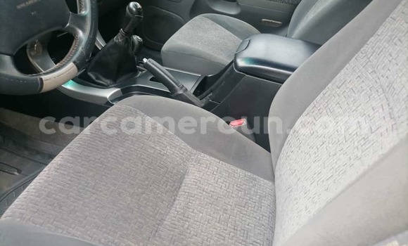 Sayi Na hannu Toyota Prado Azurfa Mota in Yaounde a Babban Kamaru Sayi Na hannu Toyota Prado Azurfa Mota in Yaounde a Babban Kamaru