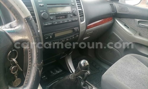 Sayi Na hannu Toyota Prado Azurfa Mota in Yaounde a Babban Kamaru Sayi Na hannu Toyota Prado Azurfa Mota in Yaounde a Babban Kamaru