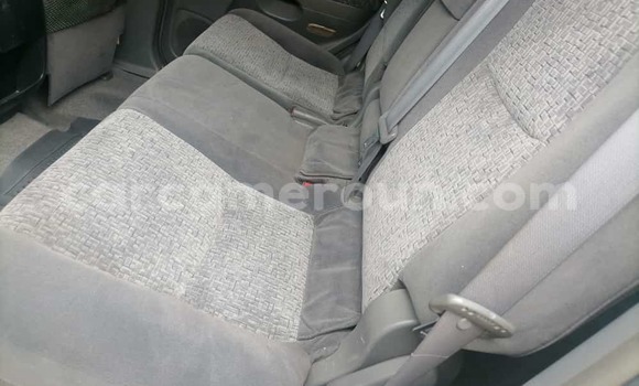 Sayi Na hannu Toyota Prado Azurfa Mota in Yaounde a Babban Kamaru Sayi Na hannu Toyota Prado Azurfa Mota in Yaounde a Babban Kamaru