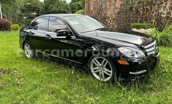 Sayi Na hannu Mercedes-Benz C250 coupe Black Mota in Yaounde a Babban Kamaru Sayi Na hannu Mercedes-Benz C250 coupe Black Mota in Yaounde a Babban Kamaru