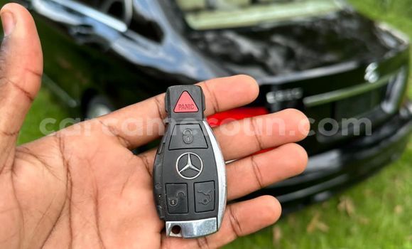 Sayi Na hannu Mercedes-Benz C250 coupe Black Mota in Yaounde a Babban Kamaru Sayi Na hannu Mercedes-Benz C250 coupe Black Mota in Yaounde a Babban Kamaru
