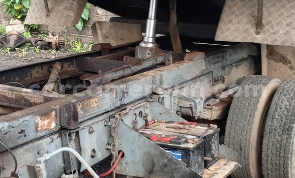 Buy Used Volvo F4 White Truck in limb in Southwest Cameroon Buy Used Volvo F4 White Truck in limb in Southwest Cameroon