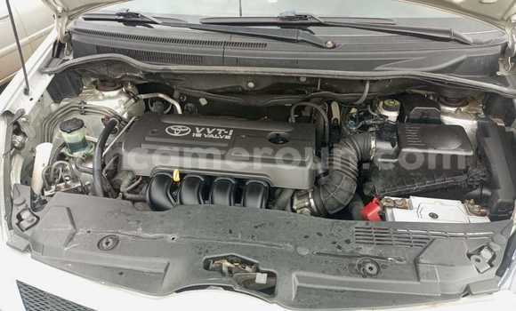Sayi Imported Toyota Corolla Verso Azurfa Mota in Douala a Ƙasar Kamaru Sayi Imported Toyota Corolla Verso Azurfa Mota in Douala a Ƙasar Kamaru
