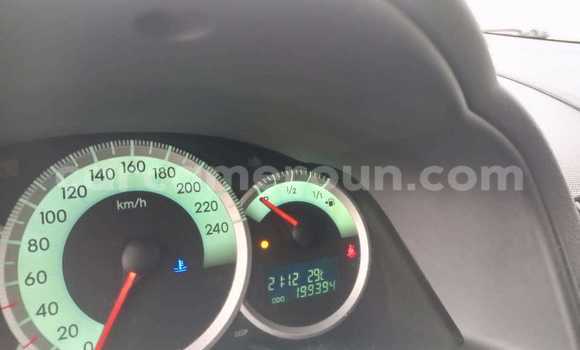 Sayi Imported Toyota Corolla Verso Azurfa Mota in Douala a Ƙasar Kamaru Sayi Imported Toyota Corolla Verso Azurfa Mota in Douala a Ƙasar Kamaru