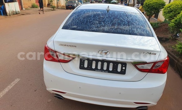 Sayi Na hannu Hyundai Sonata White Mota in Yaounde a Babban Kamaru Sayi Na hannu Hyundai Sonata White Mota in Yaounde a Babban Kamaru