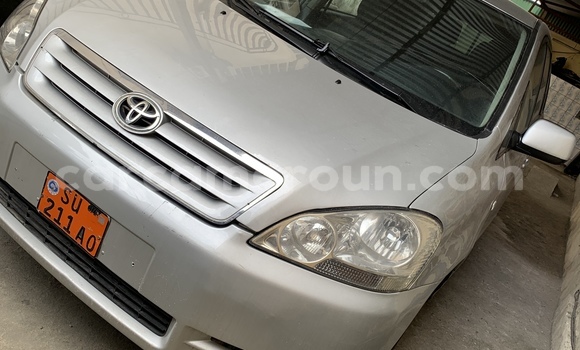 Sayi Na hannu Toyota Avensis Azurfa Mota in Douala a Ƙasar Kamaru Sayi Na hannu Toyota Avensis Azurfa Mota in Douala a Ƙasar Kamaru