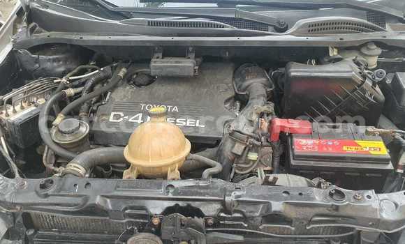 Sayi Na hannu Toyota Avensis Azurfa Mota in Douala a Ƙasar Kamaru Sayi Na hannu Toyota Avensis Azurfa Mota in Douala a Ƙasar Kamaru