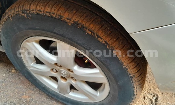 Sayi Na hannu Toyota RAV4 Azurfa Mota in Yaounde a Babban Kamaru Sayi Na hannu Toyota RAV4 Azurfa Mota in Yaounde a Babban Kamaru