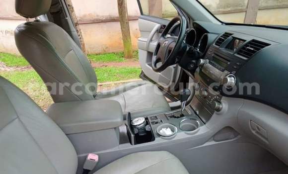 Acheter Occasion Voiture Toyota Highlander Noir à Yaoundé, Central Cameroon Acheter Occasion Voiture Toyota Highlander Noir à Yaoundé, Central Cameroon