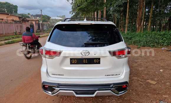 Buy Used Toyota Highlander White Car in Yaounde in Central Cameroon Buy Used Toyota Highlander White Car in Yaounde in Central Cameroon