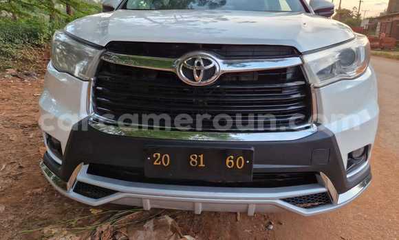 Buy Used Toyota Highlander White Car in Yaounde in Central Cameroon Buy Used Toyota Highlander White Car in Yaounde in Central Cameroon