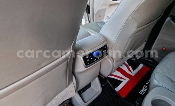 Buy Used Toyota Highlander White Car in Yaounde in Central Cameroon Buy Used Toyota Highlander White Car in Yaounde in Central Cameroon