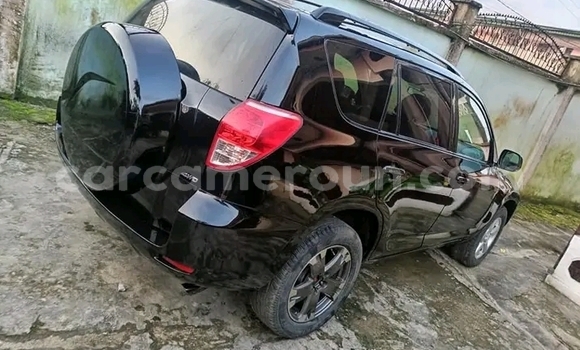 Acheter Occasion Voiture Toyota RAV4 Noir à Ndop, Northwest Cameroon Acheter Occasion Voiture Toyota RAV4 Noir à Ndop, Northwest Cameroon